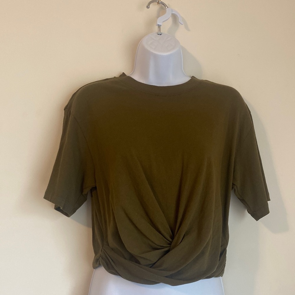 Frame- wrap around tee- olive- xs